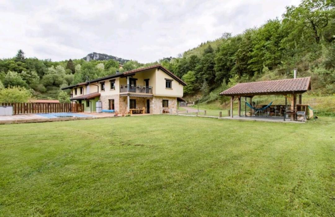 Chalet Con Piscina Climatizada En La Naturaleza Areatza Екстер'єр фото