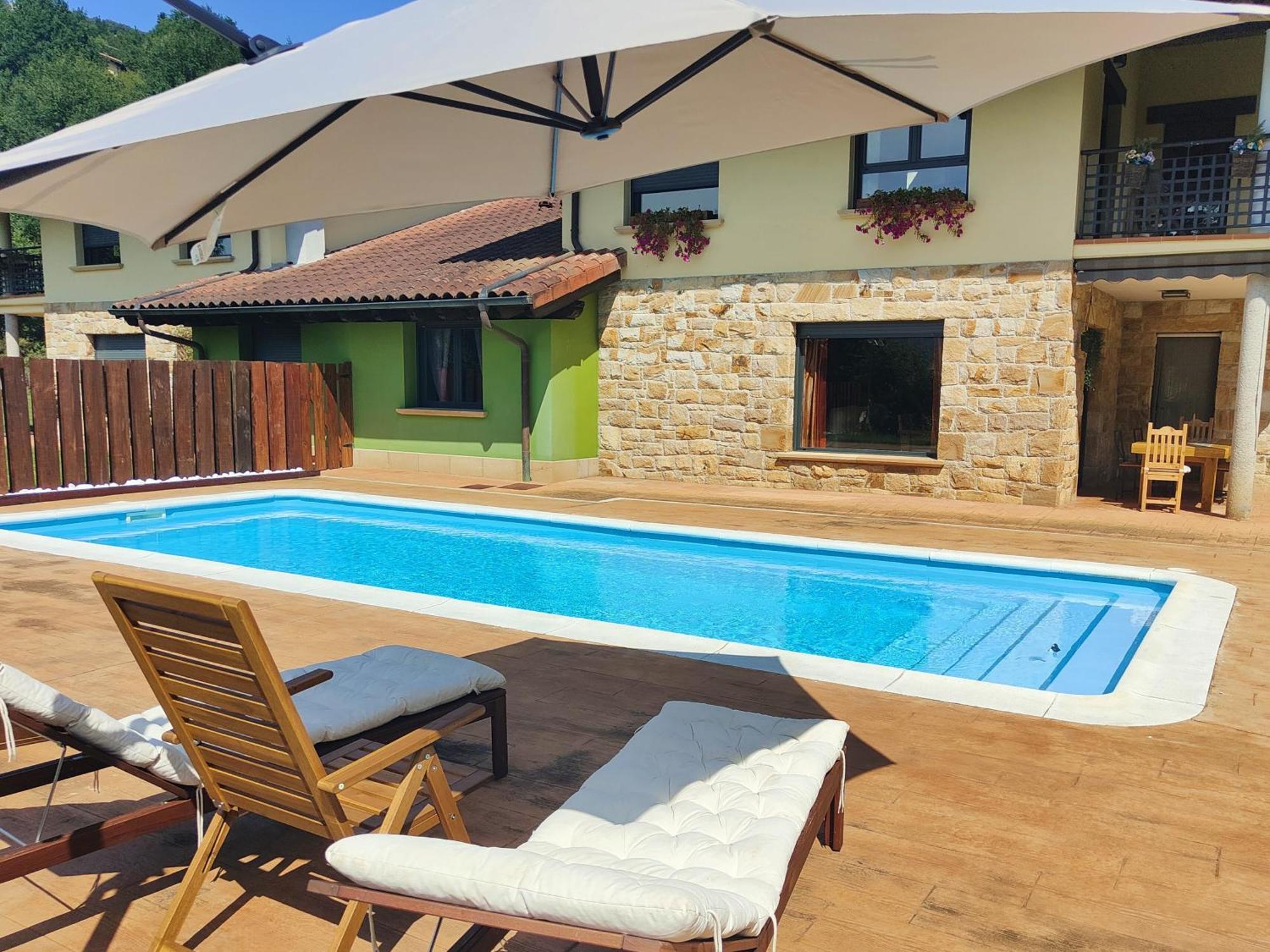 Chalet Con Piscina Climatizada En La Naturaleza Areatza Екстер'єр фото